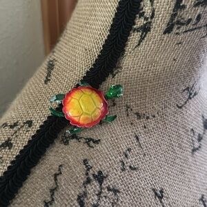 Turtle Pin